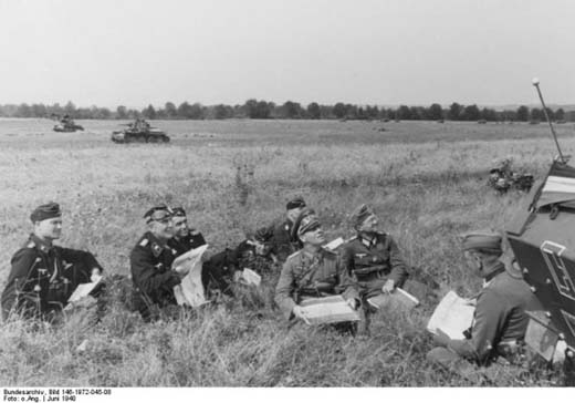 German Forces Reach the Seine</h3>