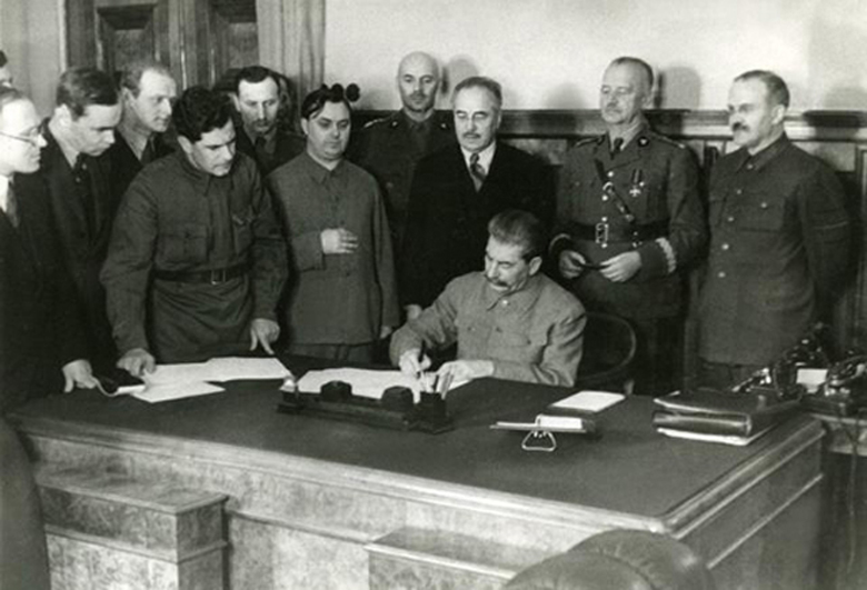 Signing of the SikorskiMayski Agreement