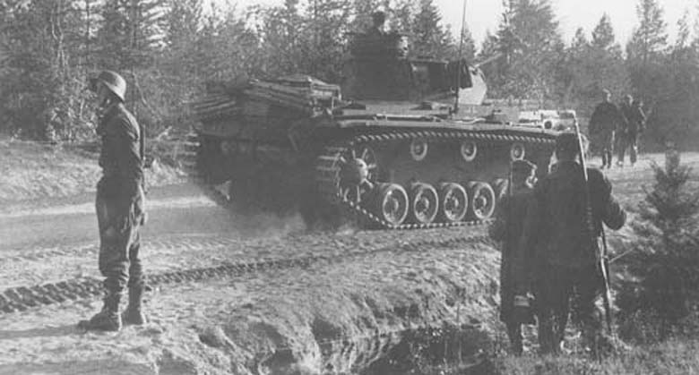 <i>Pz.Kpfw III </i> near Kiestinki