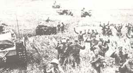 German Tanks Capture Russian Soldiers