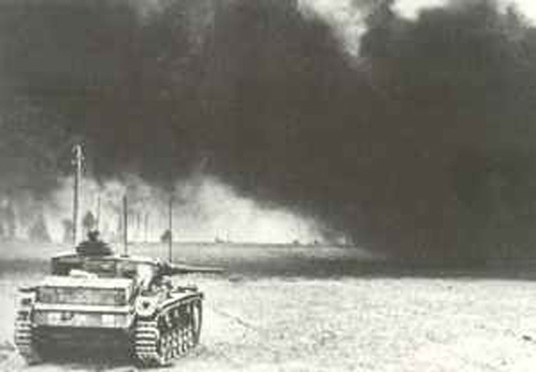 <i>Panzer III</i> of 2nd <i>SS</i> Division Nearing Moscow