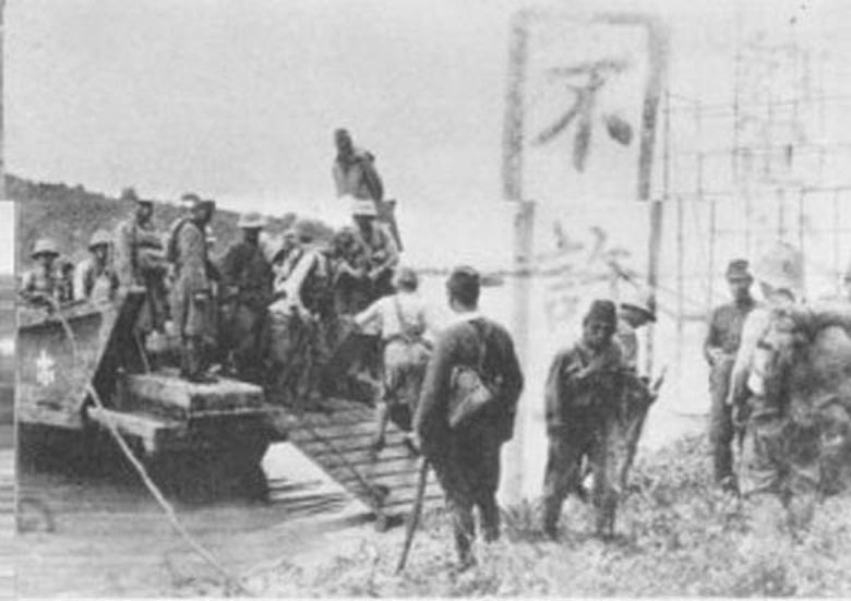 Japanese troops landing at Songkhla