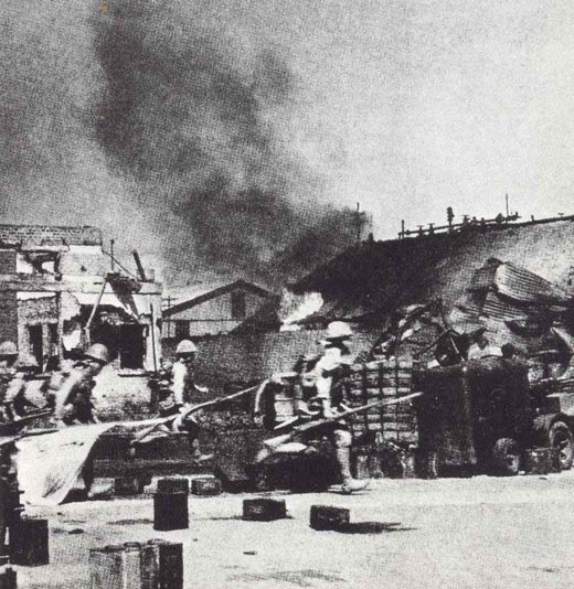 Japanese soldiers capture the railway station