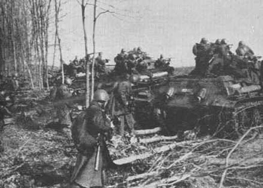 Russian troops firing at the advancing Germans