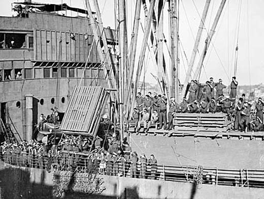 <i>Canberra</i> Survivors Arriving in Sydney