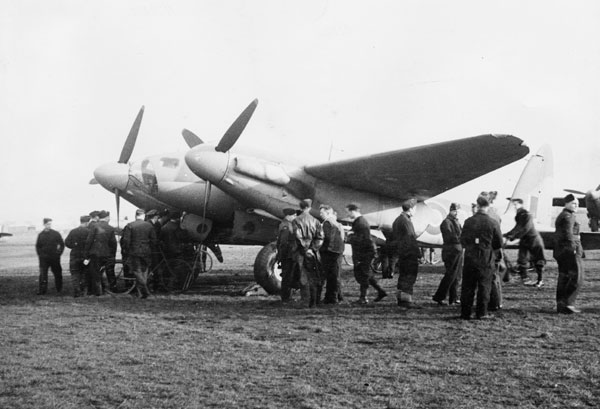 Mosquito Crews Prepare for Attack