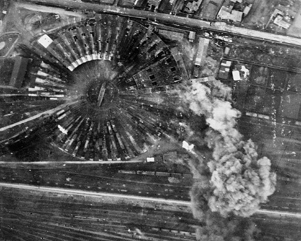 Fires burning in the roundhouse at Tours