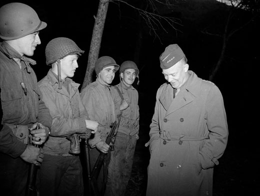 Eisenhower Joking with Soldiers