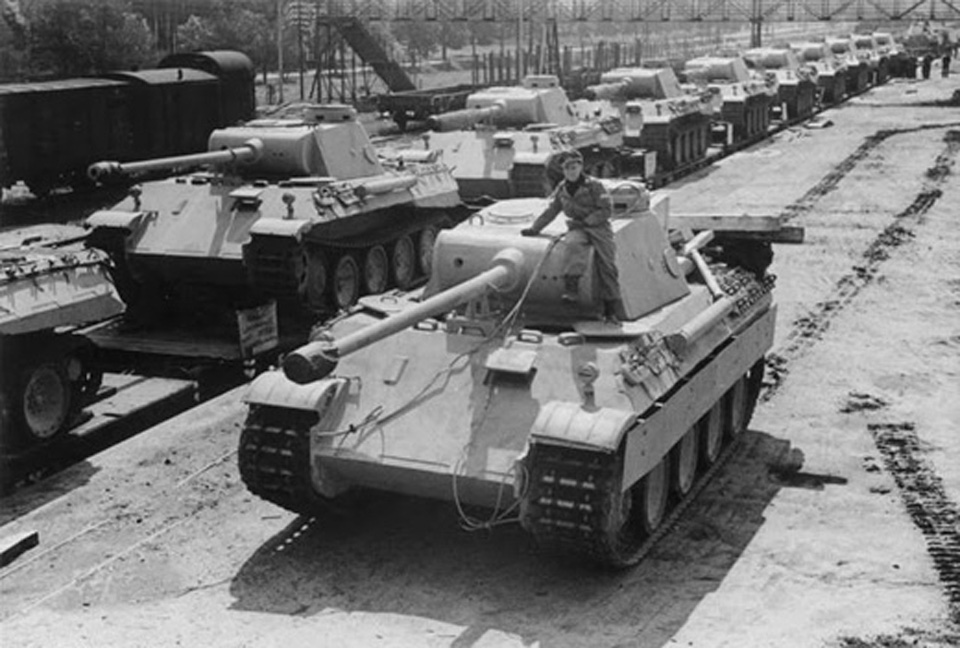 <i>Panzerkampfwagen</i> V Panther Tanks