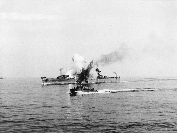 USS <i>Savannah</i> (CL-42) Hit by German Glider Bomb