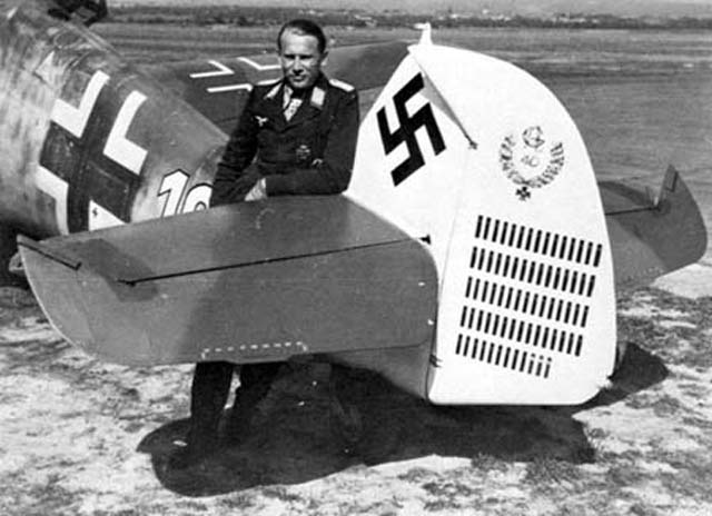 Oberleutnant Alfred Grislawski with his Bf 109