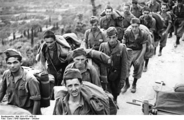 Italian Soldiers Taken Prisoner