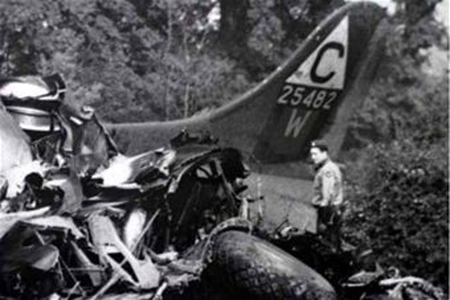 Crash of a B-17F 'Cat O'Nine Tails'