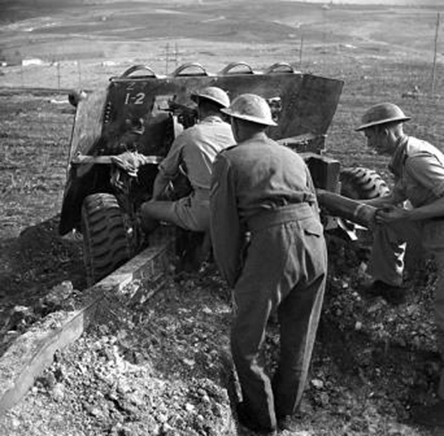 Gun Crew with 17-pdr Anti-tank Gun