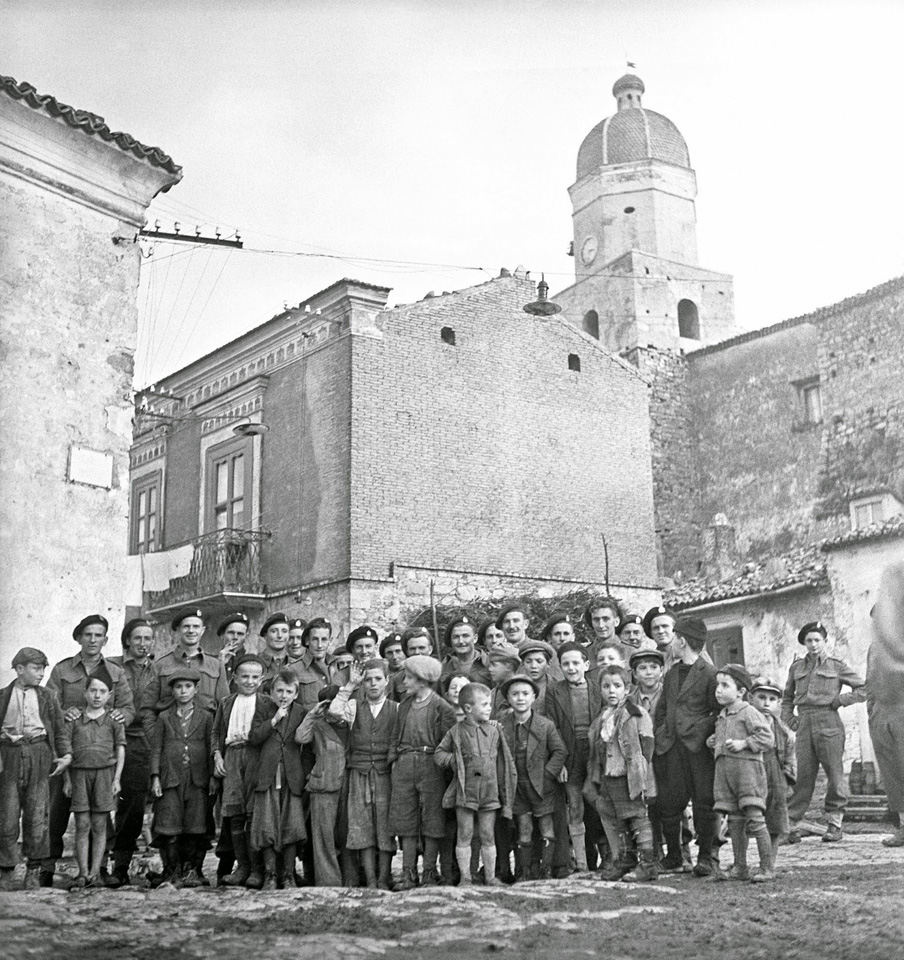 New Zealand Soldiers with Italian Children