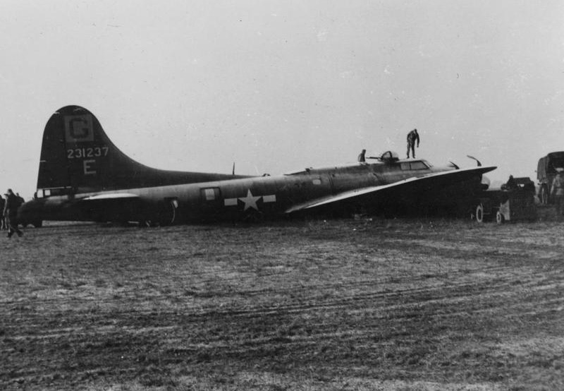 A crashed B-17G Flying Fortress