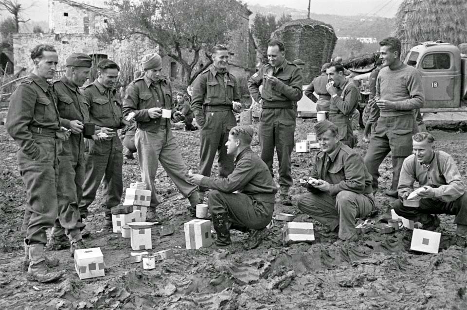 New Zealand Soldiers Receive Christmas Packages