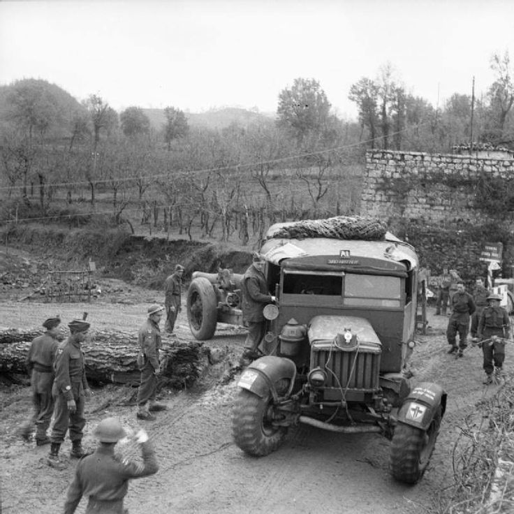 7.2-inch gun and Scammell tractor