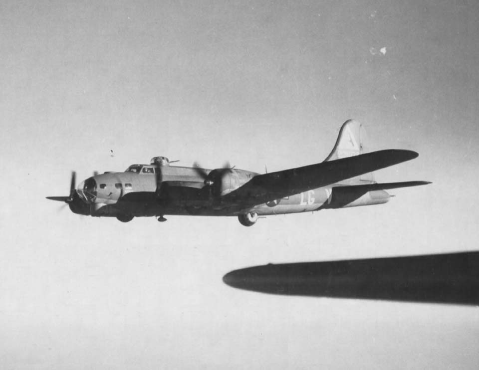 Lt Frank R. Jacksons Crew Aboard B-17G