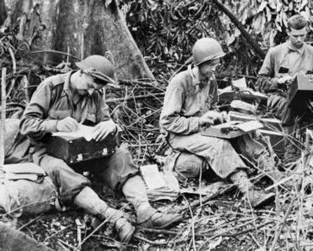 War correspondents in New Guinea