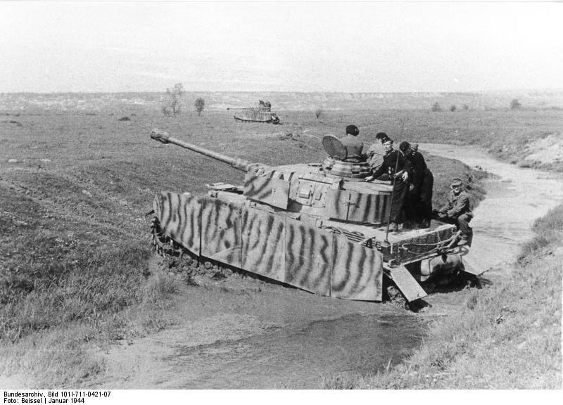 <i>Panzer IVs</i> in Wide Open Spaces