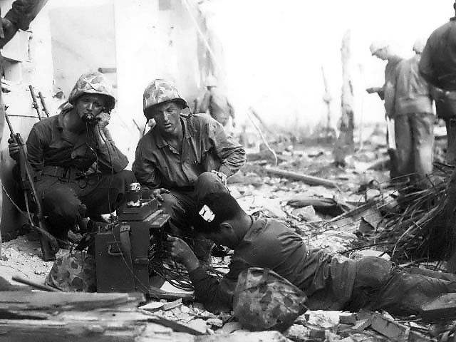 Marine signalmen setting up a command post