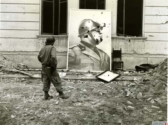 Giant portrait of Mussolini