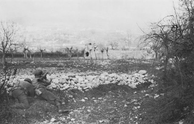 US troops firing a bazooka