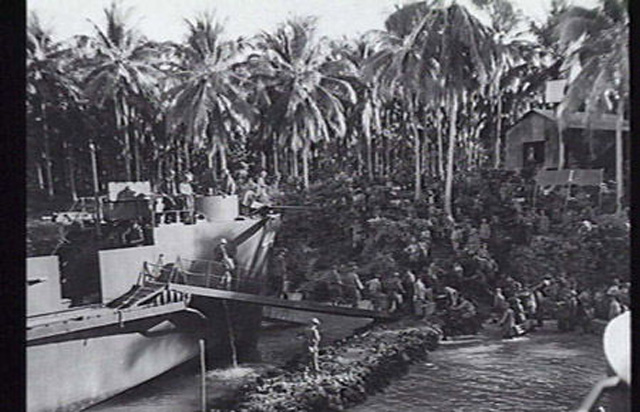 Troops from New Zealand disembark