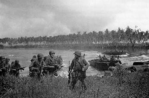 US Troops Lands on Los Negros