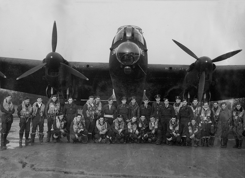 Crews of No 12 Squadron Pose