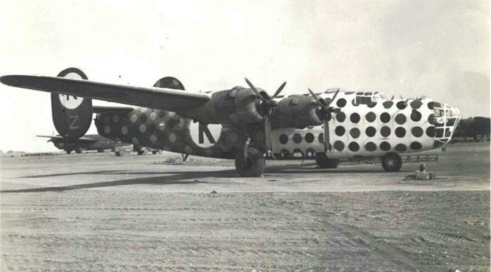 US B-24D Liberator lead assembly ship