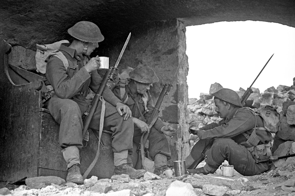 Soldiers drinking tea