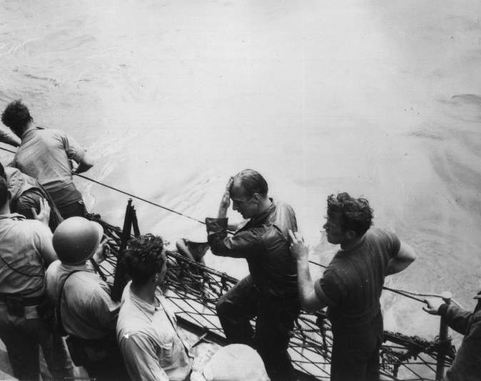 USS <i>Pope</i> (DE-134) Rescues Survivors