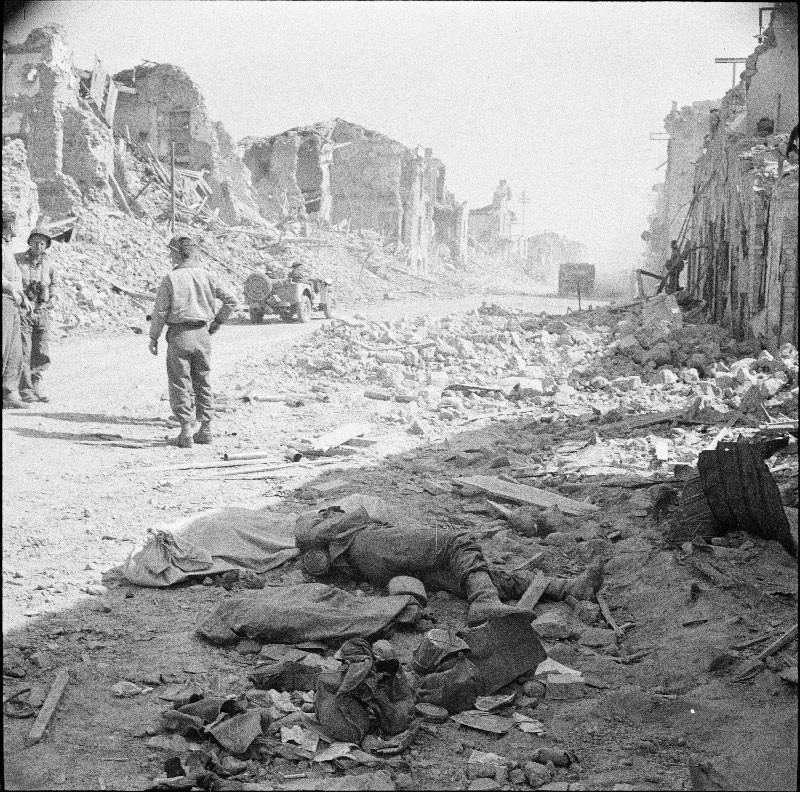 US troops in the ruins of Cisterna