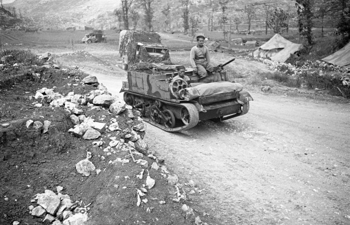 Bren Carrier and Soldiers of 5th New Zealand Infantry Brigade