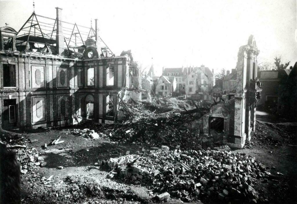 Town hall of Chartres after the Bombing