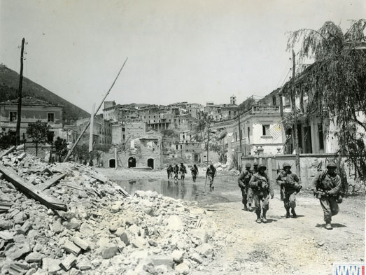 French troops enter the town