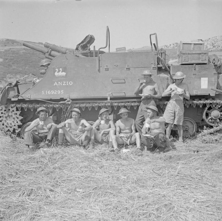 Crew of a Priest 105mm Self-propelled Gun