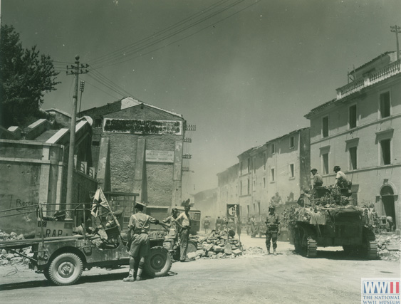 Canadian troops move through Frosinone