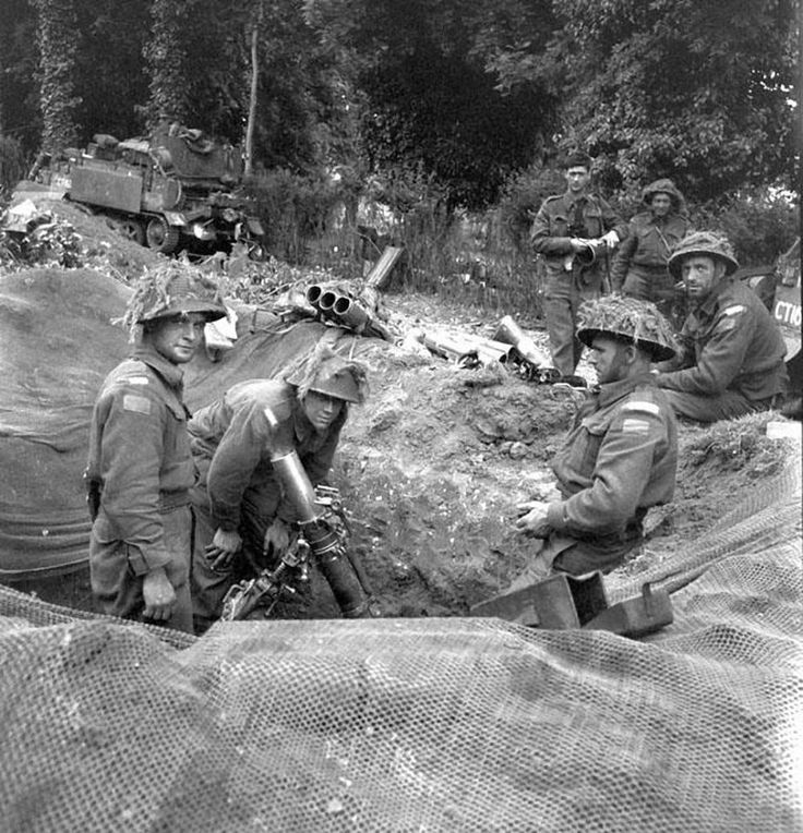 Mortar Crew, Regina Rifle Regiment