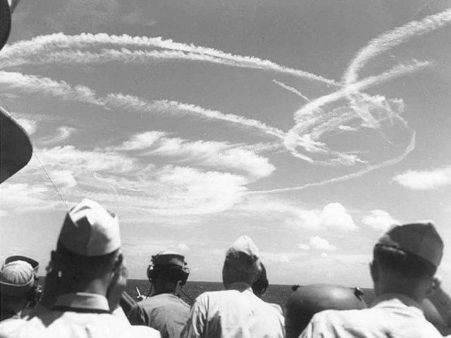 Watching Contrails over the US Fleet