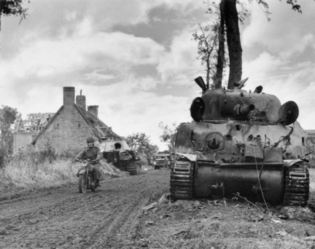 Despatch Rider in Fontenay-le-Pesnel