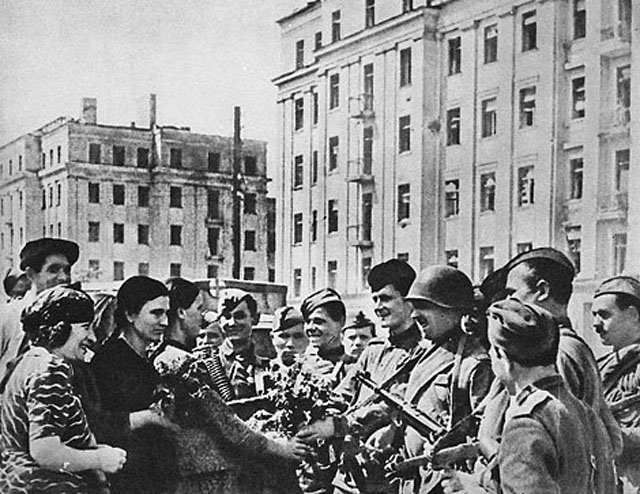 In the Streets of the Liberated Minsk