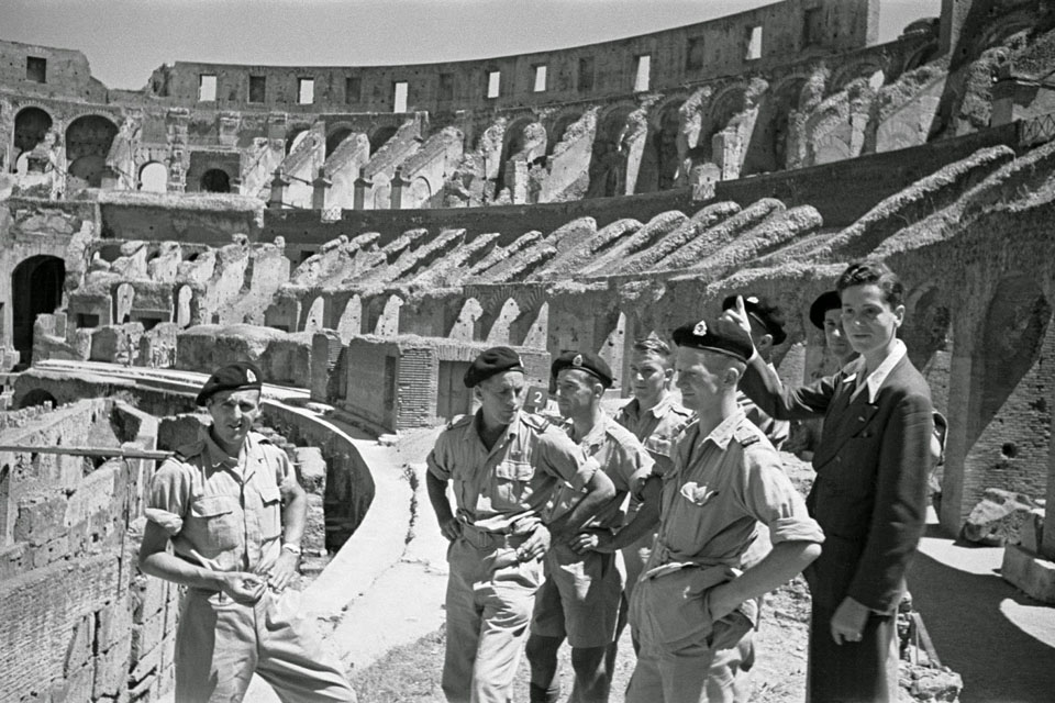 New Zealand Soldiers On Leave