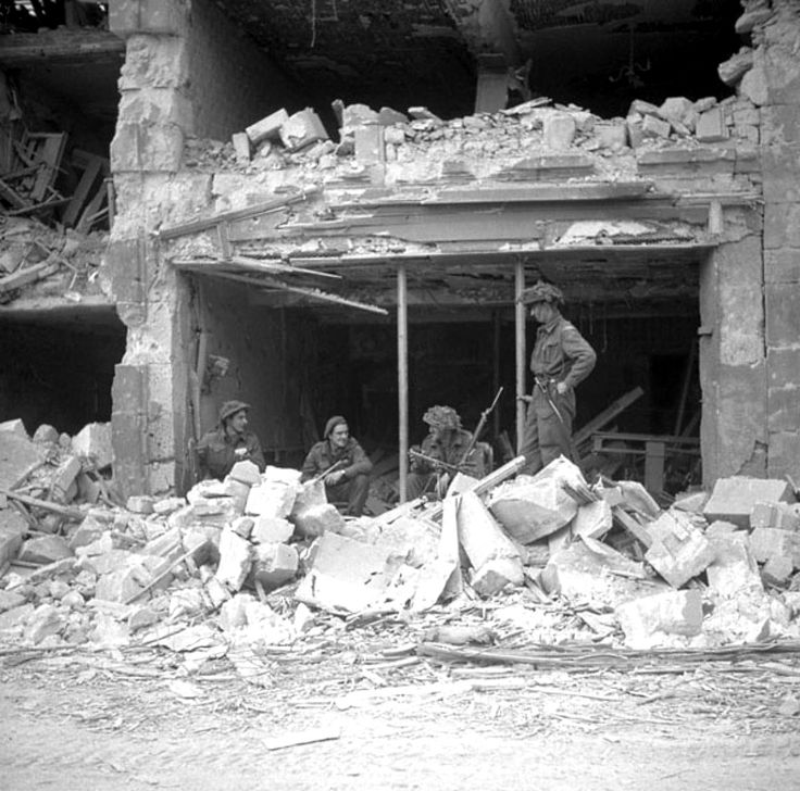 Canadian Infantrymen of the Regina Rifle Regiment