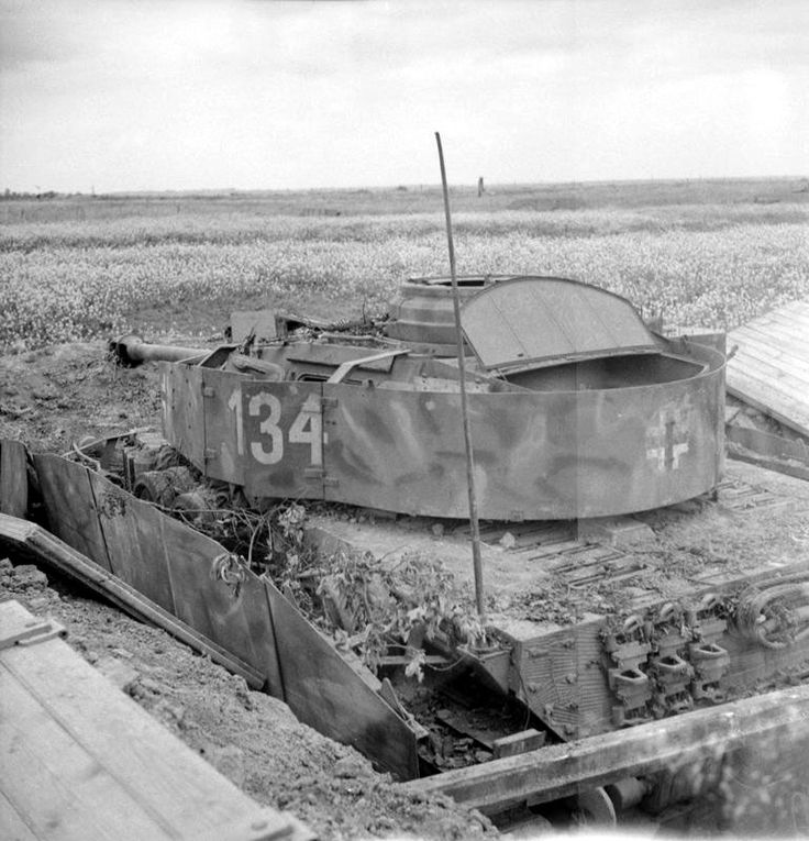 A Knocked-out German <i>PzKpfw IV Ausf H</i> Tank