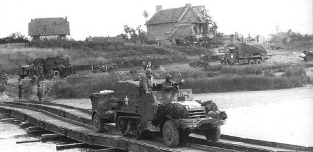 M2 Radio Halftrack, with generator on trailer