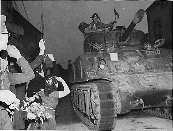 French Civilians Welcome US Troops