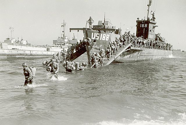 3rd Infantry Division Disembarking from LCI(L)